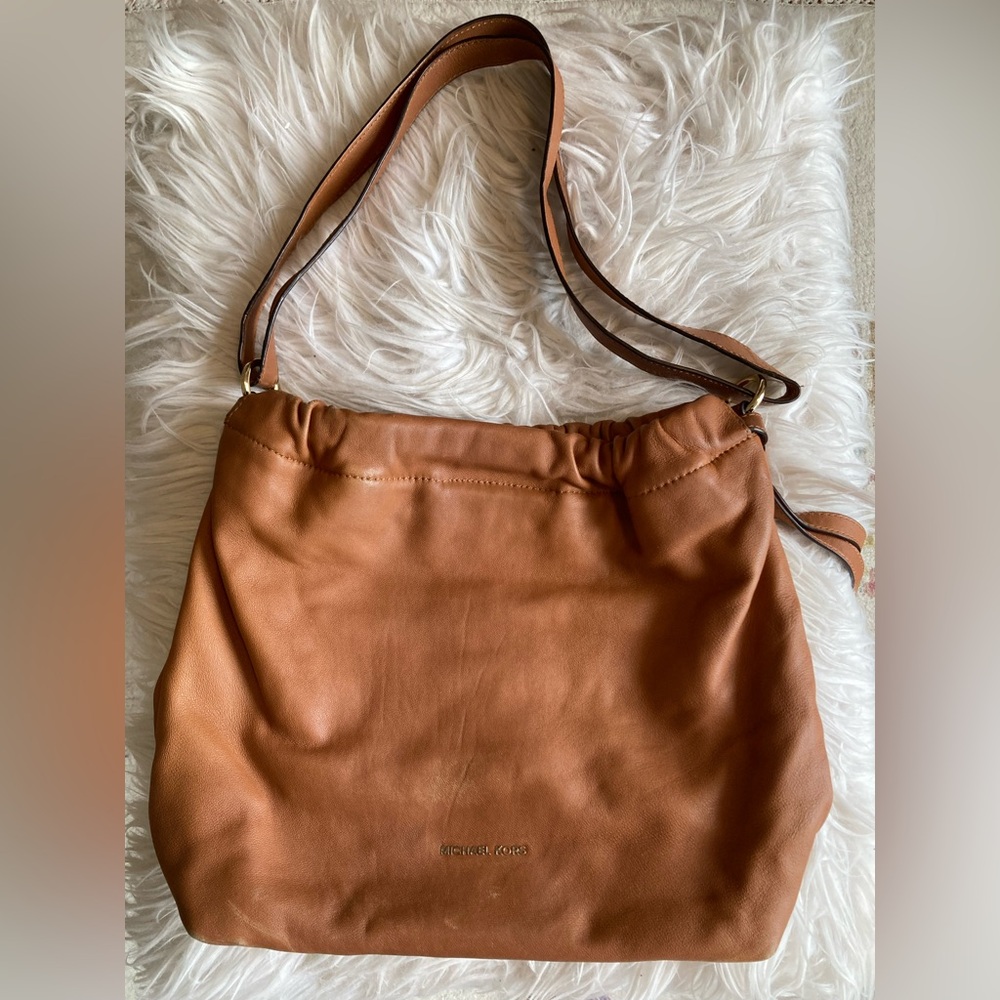 Michael Kors Tan Shoulder Bag with Slouchy Shape and Soft Material